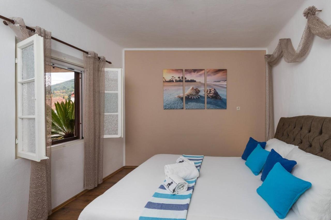 Bougainvillea--Apartment By The Sea Ston Exterior foto