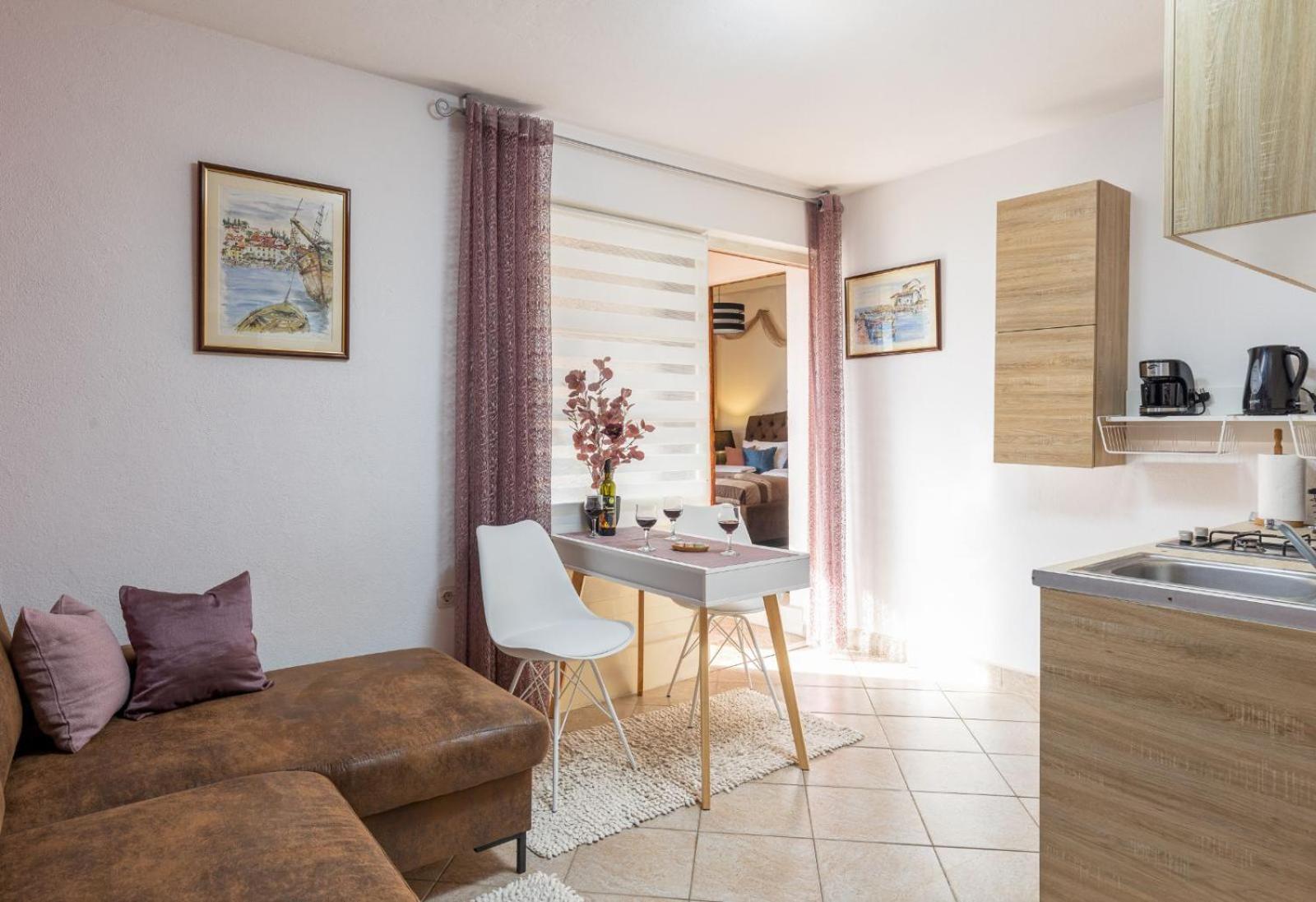 Bougainvillea--Apartment By The Sea Ston Exterior foto